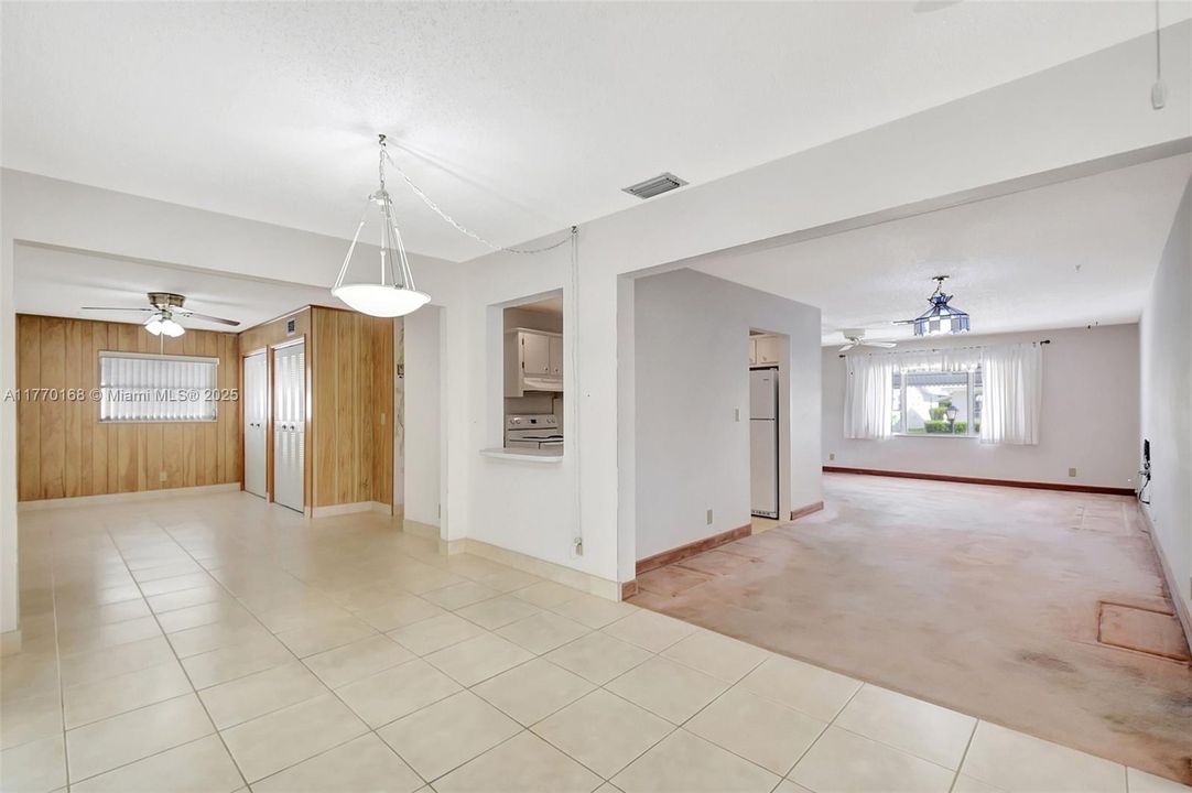 Недавно продано: $275,000 (2 спален, 2 ванн, 1624 Квадратных фут)