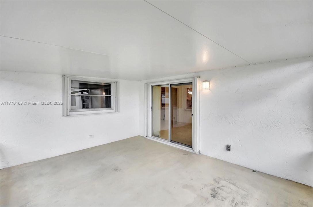 Недавно продано: $275,000 (2 спален, 2 ванн, 1624 Квадратных фут)