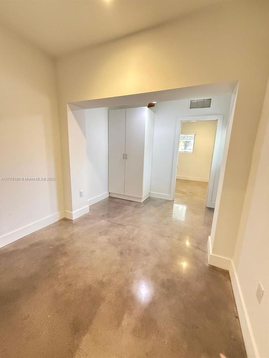 最近租的: $1,500 (1 贝兹, 1 浴室, 2352 平方英尺)