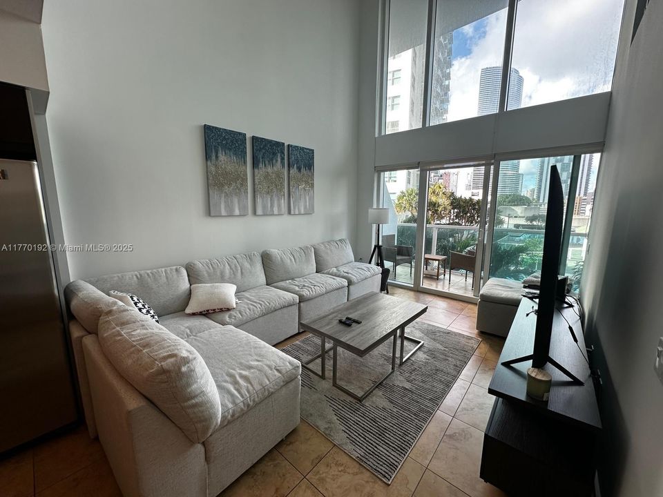 最近租的: $3,900 (2 贝兹, 2 浴室, 1510 平方英尺)