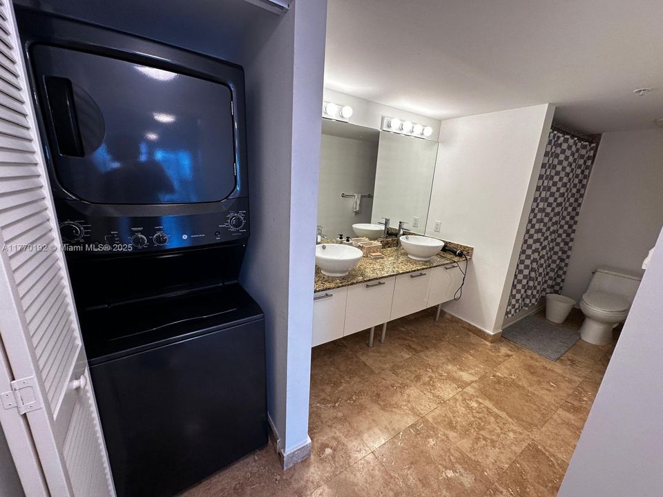 最近租的: $3,900 (2 贝兹, 2 浴室, 1510 平方英尺)