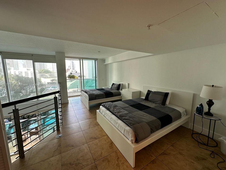 最近租的: $3,900 (2 贝兹, 2 浴室, 1510 平方英尺)