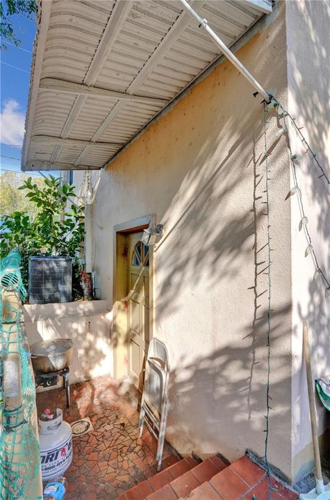 最近售出: $499,999 (0 贝兹, 0 浴室, 1141 平方英尺)