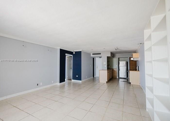 For Sale: $224,400 (1 beds, 1 baths, 1035 Square Feet)