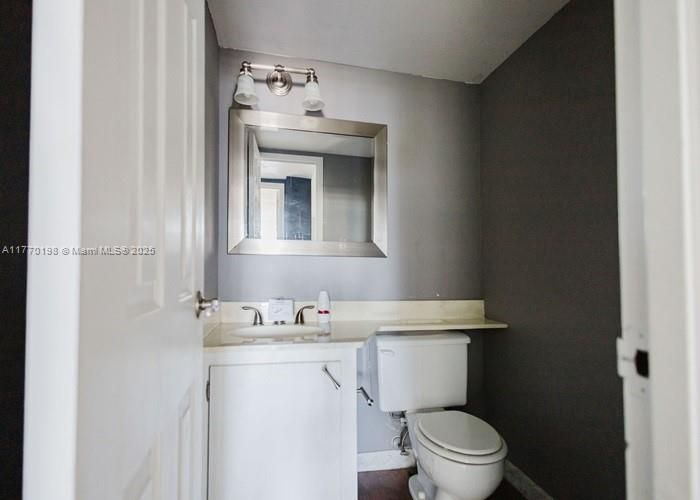 For Sale: $224,400 (1 beds, 1 baths, 1035 Square Feet)