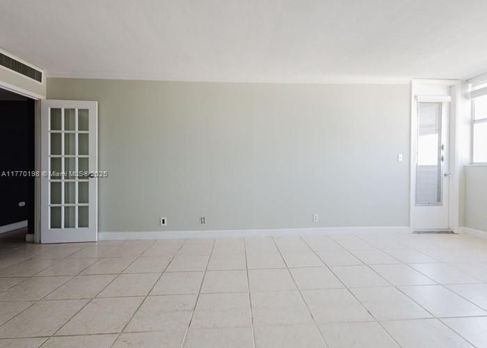 For Sale: $224,400 (1 beds, 1 baths, 1035 Square Feet)