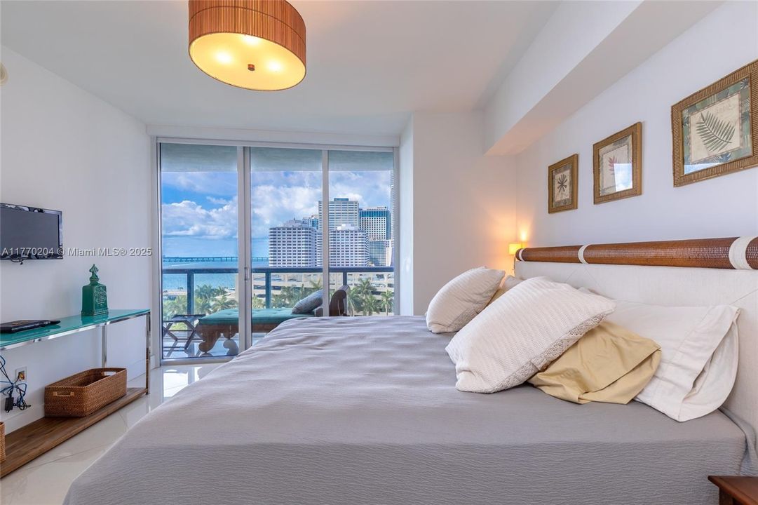 出租: $6,100 (2 贝兹, 2 浴室, 1450 平方英尺)