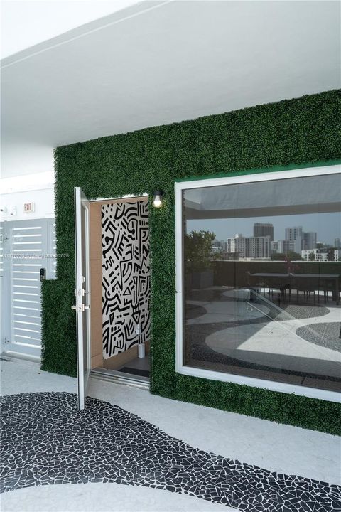 Recently Rented: $17,500 (3 beds, 3 baths, 1850 Square Feet)