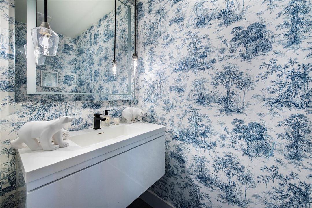 Recently Rented: $17,500 (3 beds, 3 baths, 1850 Square Feet)