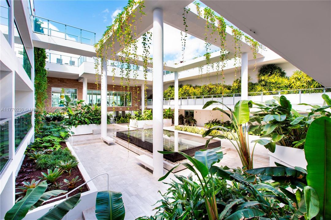 Recently Rented: $17,500 (3 beds, 3 baths, 1850 Square Feet)