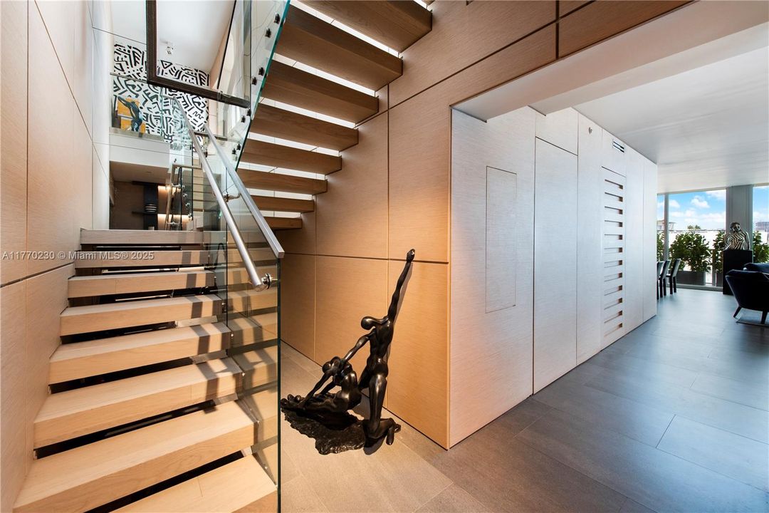 Recently Rented: $17,500 (3 beds, 3 baths, 1850 Square Feet)