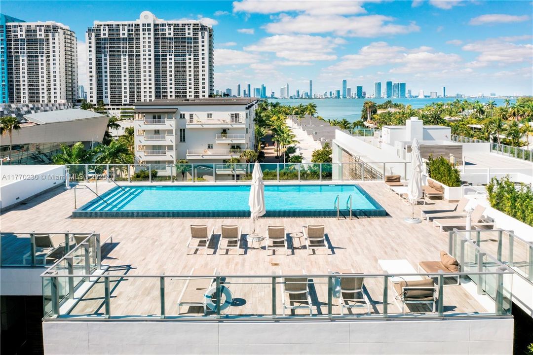 Recently Rented: $17,500 (3 beds, 3 baths, 1850 Square Feet)