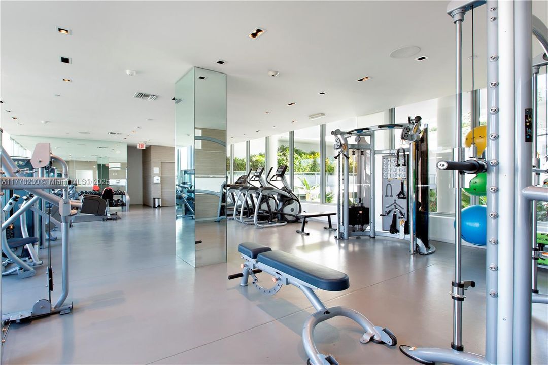 Recently Rented: $17,500 (3 beds, 3 baths, 1850 Square Feet)