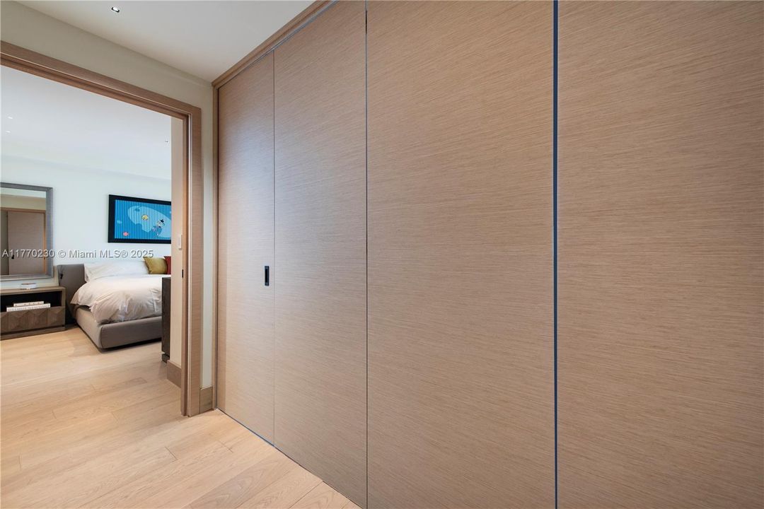 Recently Rented: $17,500 (3 beds, 3 baths, 1850 Square Feet)