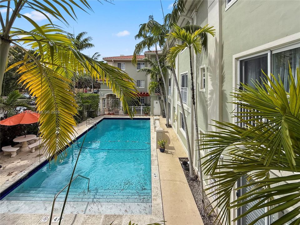 Recently Sold: $329,000 (1 beds, 1 baths, 600 Square Feet)