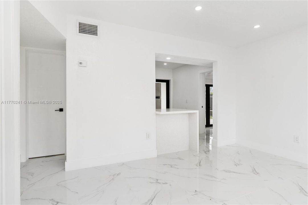 Activo con contrato: $479,999 (3 camas, 1 baños, 846 Pies cuadrados)