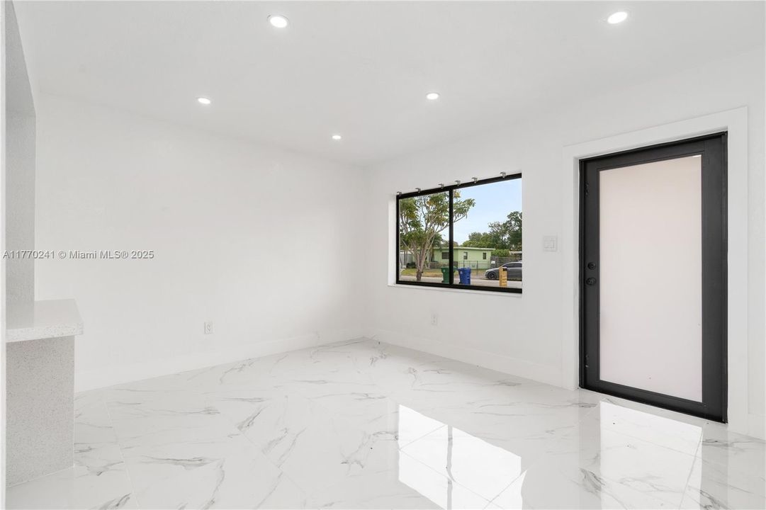 Activo con contrato: $479,999 (3 camas, 1 baños, 846 Pies cuadrados)