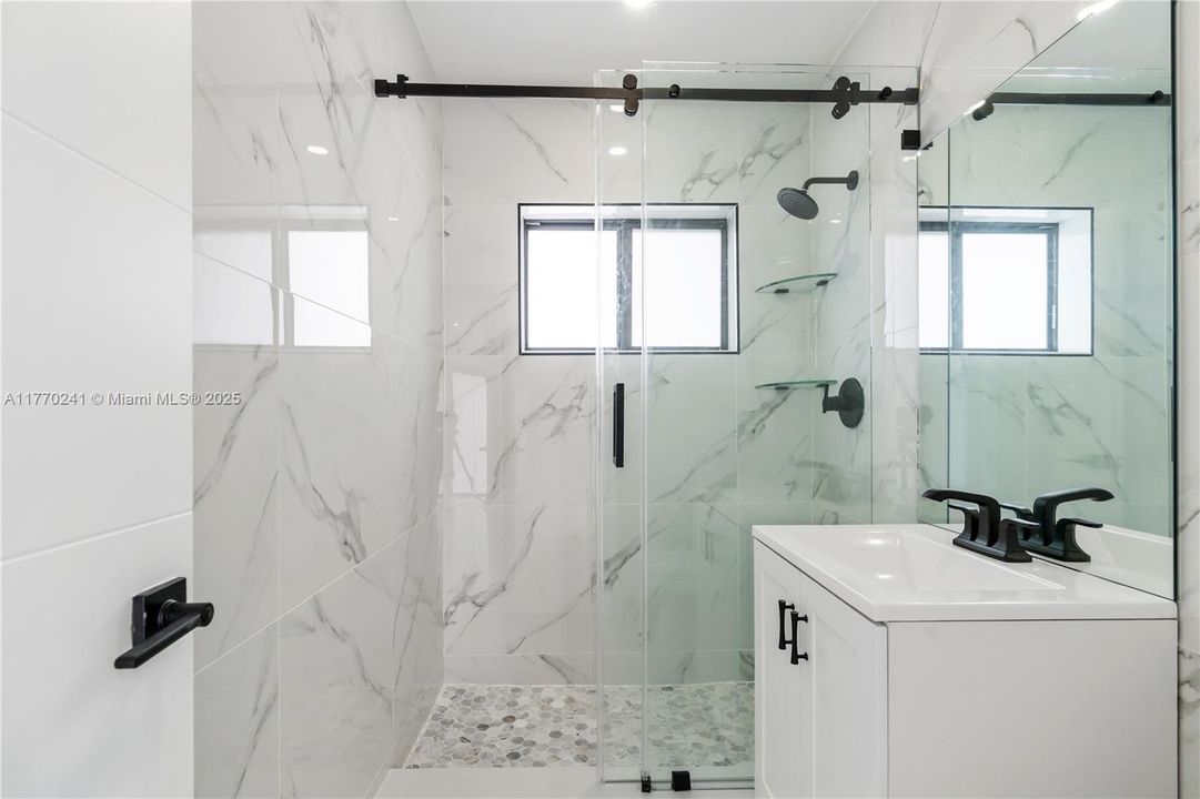 Activo con contrato: $479,999 (3 camas, 1 baños, 846 Pies cuadrados)