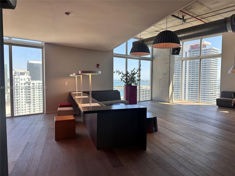 Recently Rented: $3,100 (2 beds, 2 baths, 791 Square Feet)