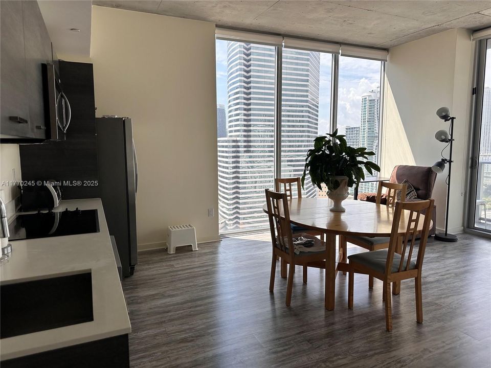 Recently Rented: $3,100 (2 beds, 2 baths, 791 Square Feet)