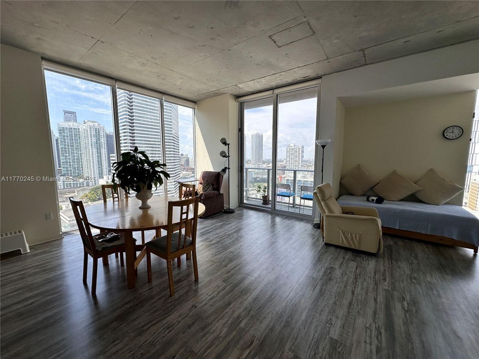 Recently Rented: $3,100 (2 beds, 2 baths, 791 Square Feet)