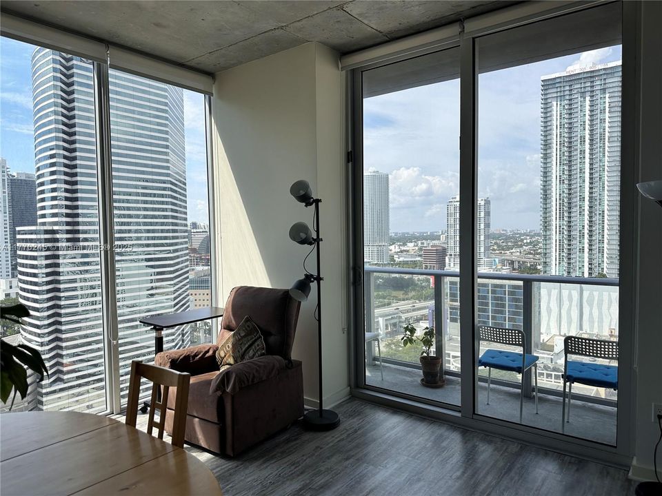 Recently Rented: $3,100 (2 beds, 2 baths, 791 Square Feet)