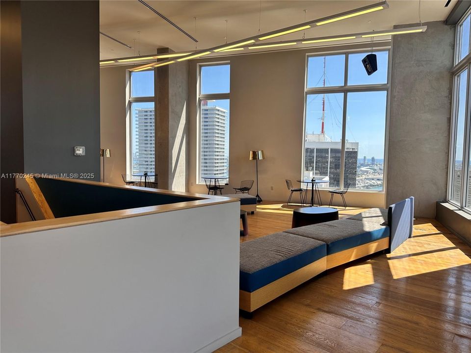 Recently Rented: $3,100 (2 beds, 2 baths, 791 Square Feet)