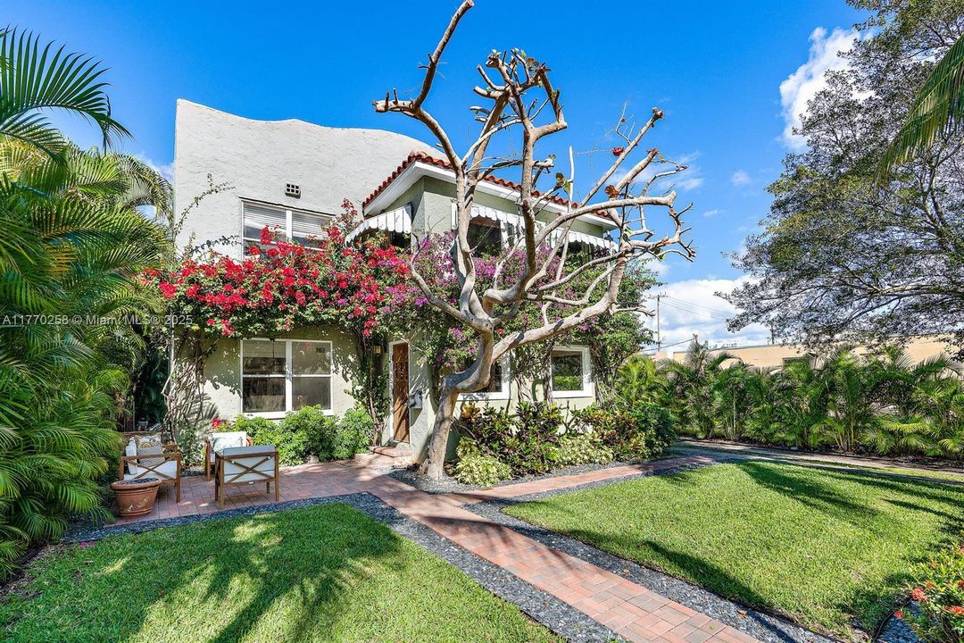 Недавно арендовано: $6,500 (3 спален, 3 ванн, 2424 Квадратных фут)