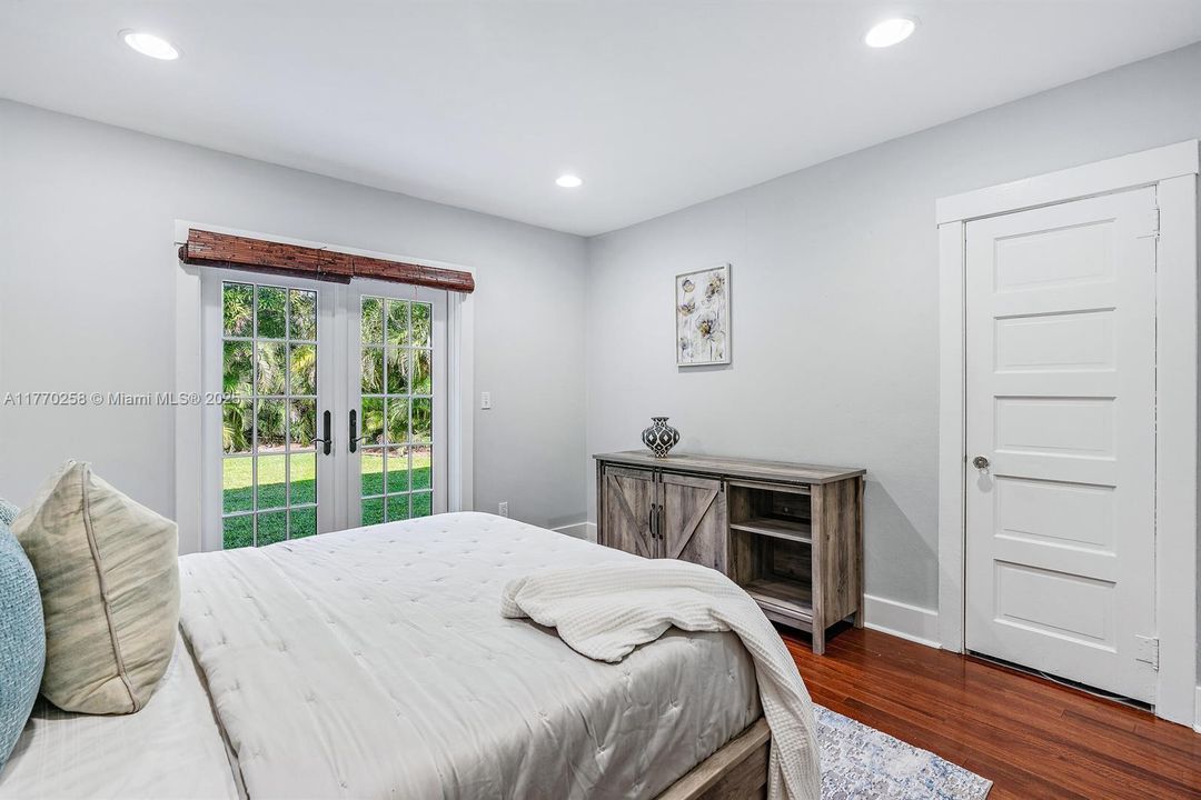 Недавно арендовано: $6,500 (3 спален, 3 ванн, 2424 Квадратных фут)