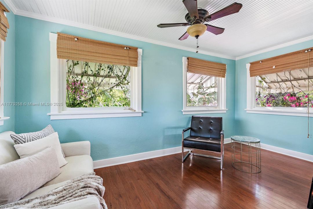 Недавно арендовано: $6,500 (3 спален, 3 ванн, 2424 Квадратных фут)