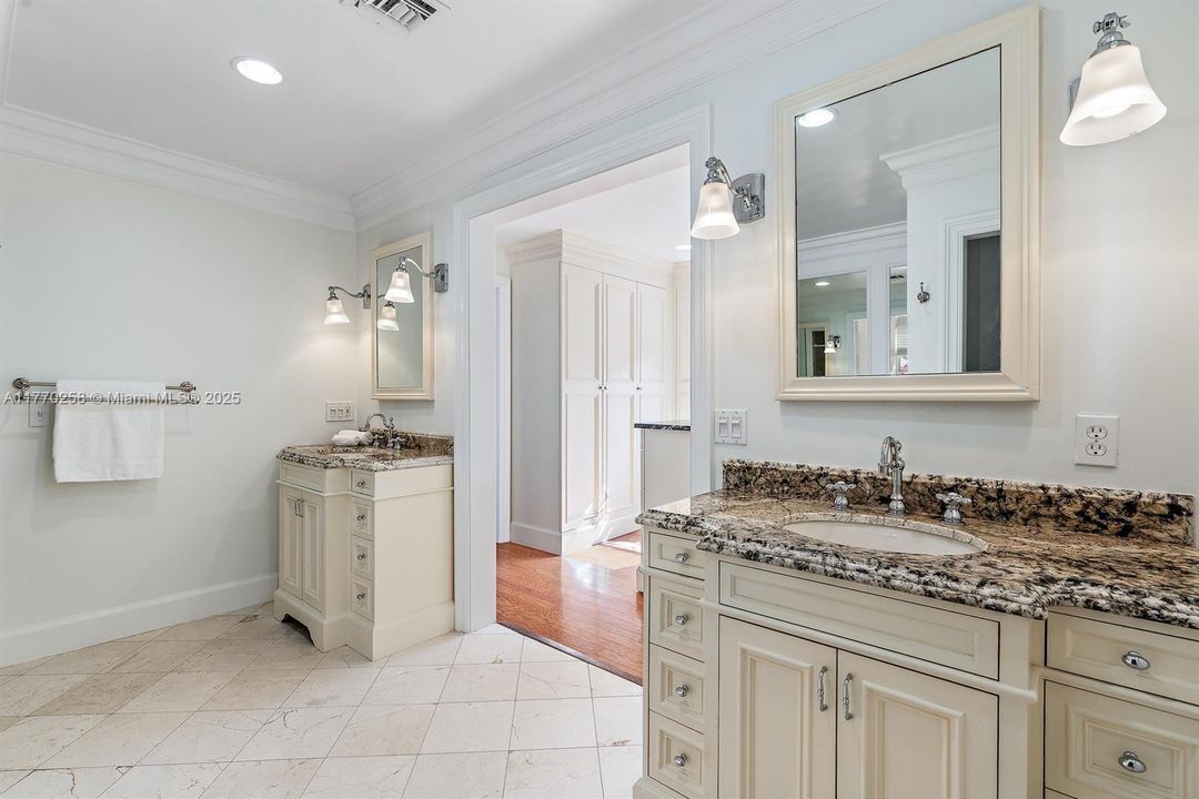 Недавно арендовано: $6,500 (3 спален, 3 ванн, 2424 Квадратных фут)