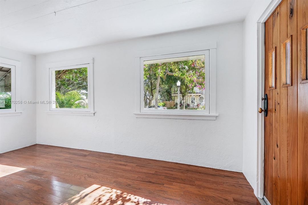 Недавно арендовано: $6,500 (3 спален, 3 ванн, 2424 Квадратных фут)