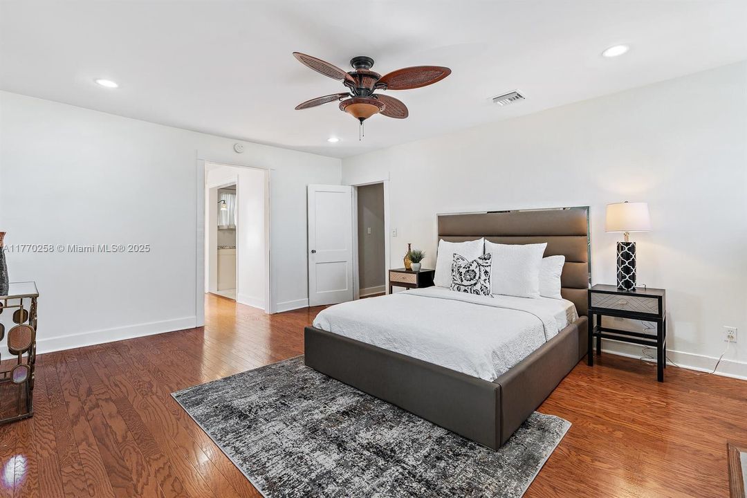 Недавно арендовано: $6,500 (3 спален, 3 ванн, 2424 Квадратных фут)