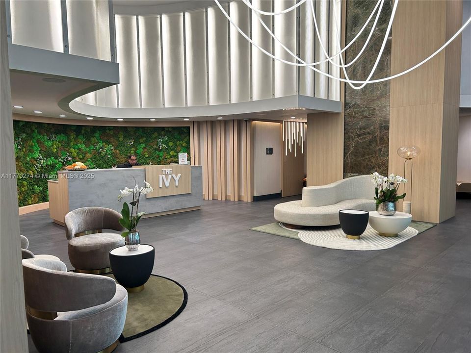 For Sale: $600,000 (2 beds, 2 baths, 1114 Square Feet)