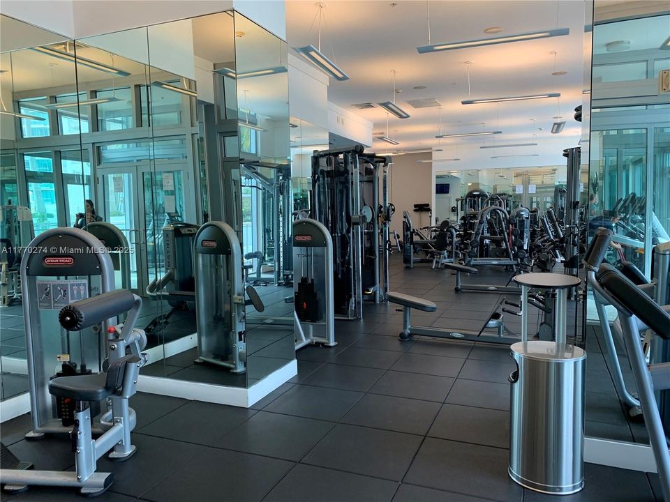 For Sale: $600,000 (2 beds, 2 baths, 1114 Square Feet)