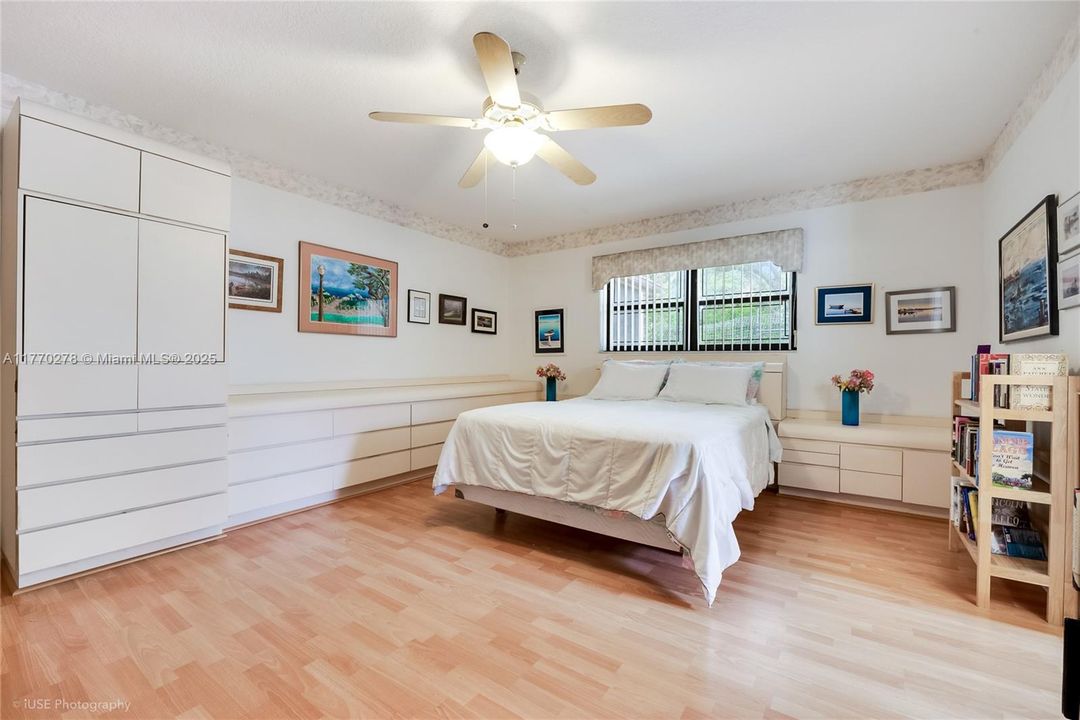 Recently Sold: $850,000 (4 beds, 2 baths, 2341 Square Feet)