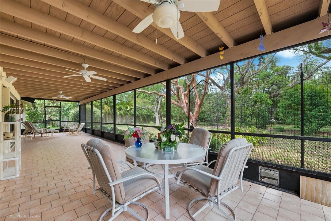 Recently Sold: $850,000 (4 beds, 2 baths, 2341 Square Feet)