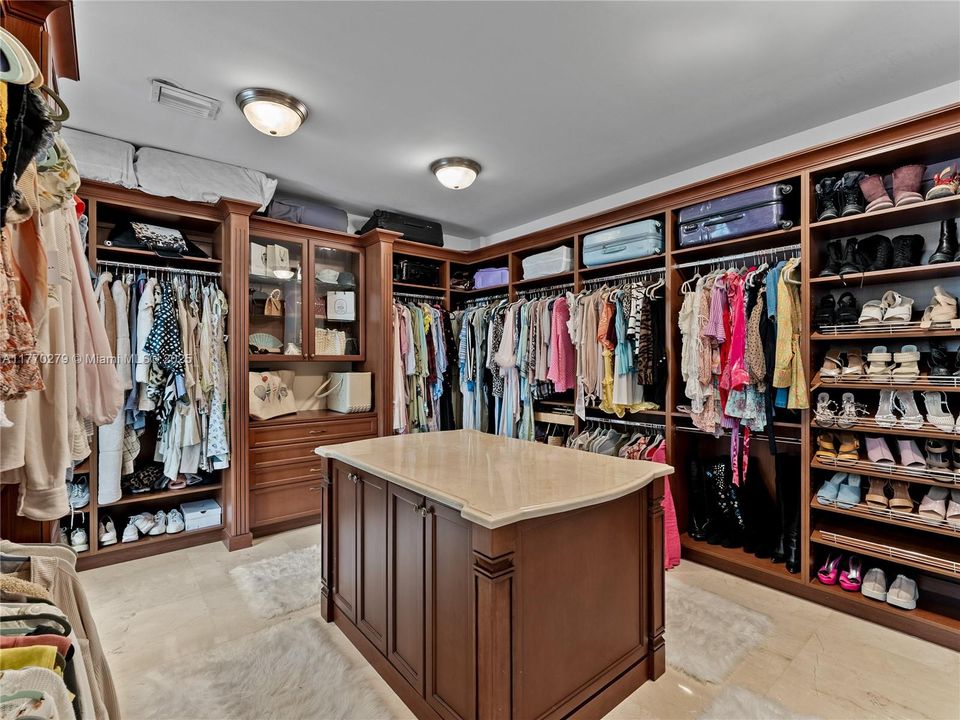 Недавно арендовано: $15,500 (4 спален, 4 ванн, 3357 Квадратных фут)