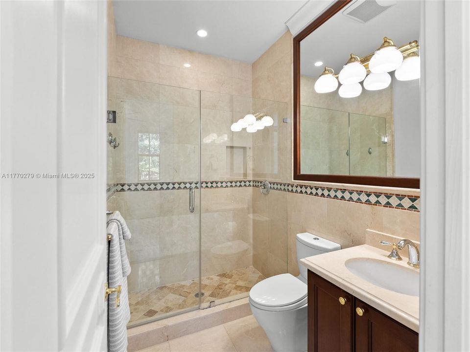 Недавно арендовано: $15,500 (4 спален, 4 ванн, 3357 Квадратных фут)