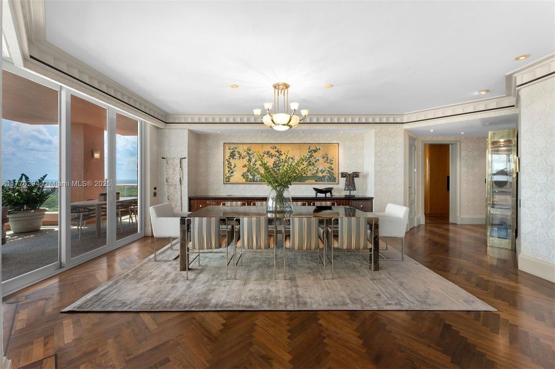 На продажу: $6,700,000 (3 спален, 4 ванн, 5230 Квадратных фут)