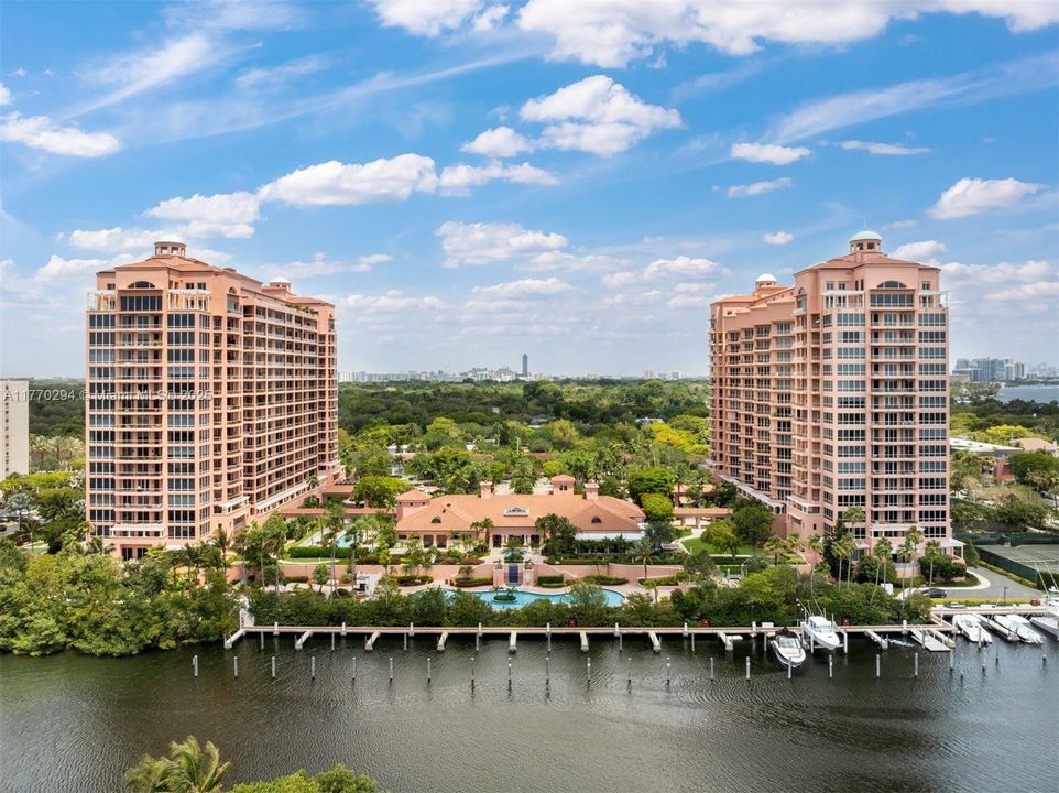 На продажу: $6,700,000 (3 спален, 4 ванн, 5230 Квадратных фут)