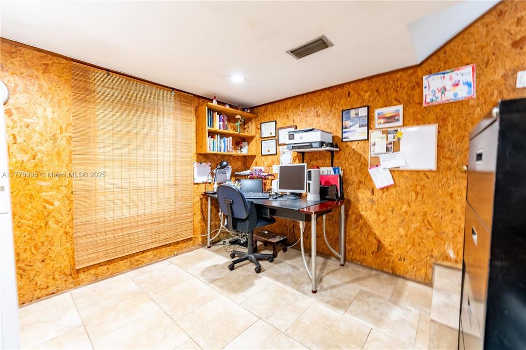 Recently Sold: $510,000 (3 beds, 2 baths, 1551 Square Feet)