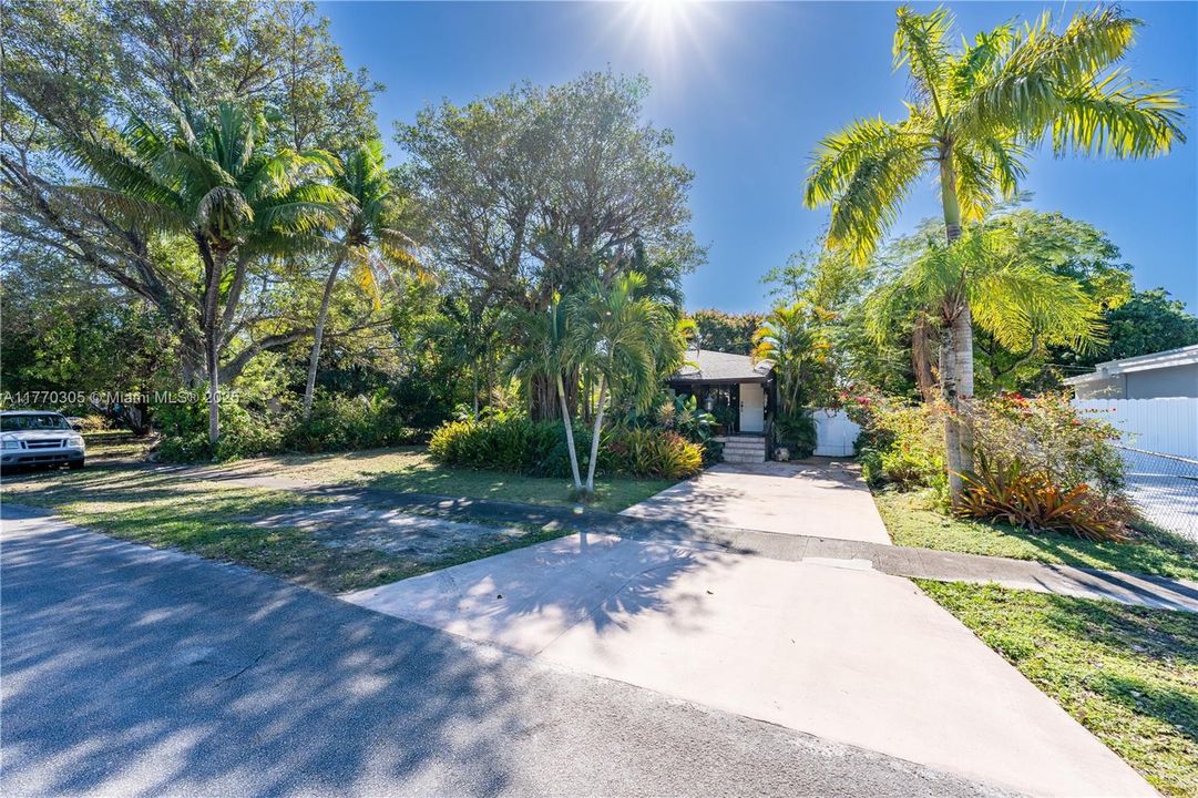 Recently Sold: $510,000 (3 beds, 2 baths, 1551 Square Feet)