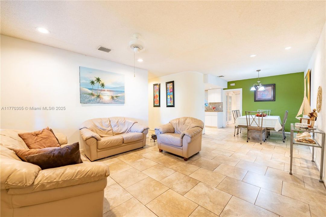 Recently Sold: $510,000 (3 beds, 2 baths, 1551 Square Feet)