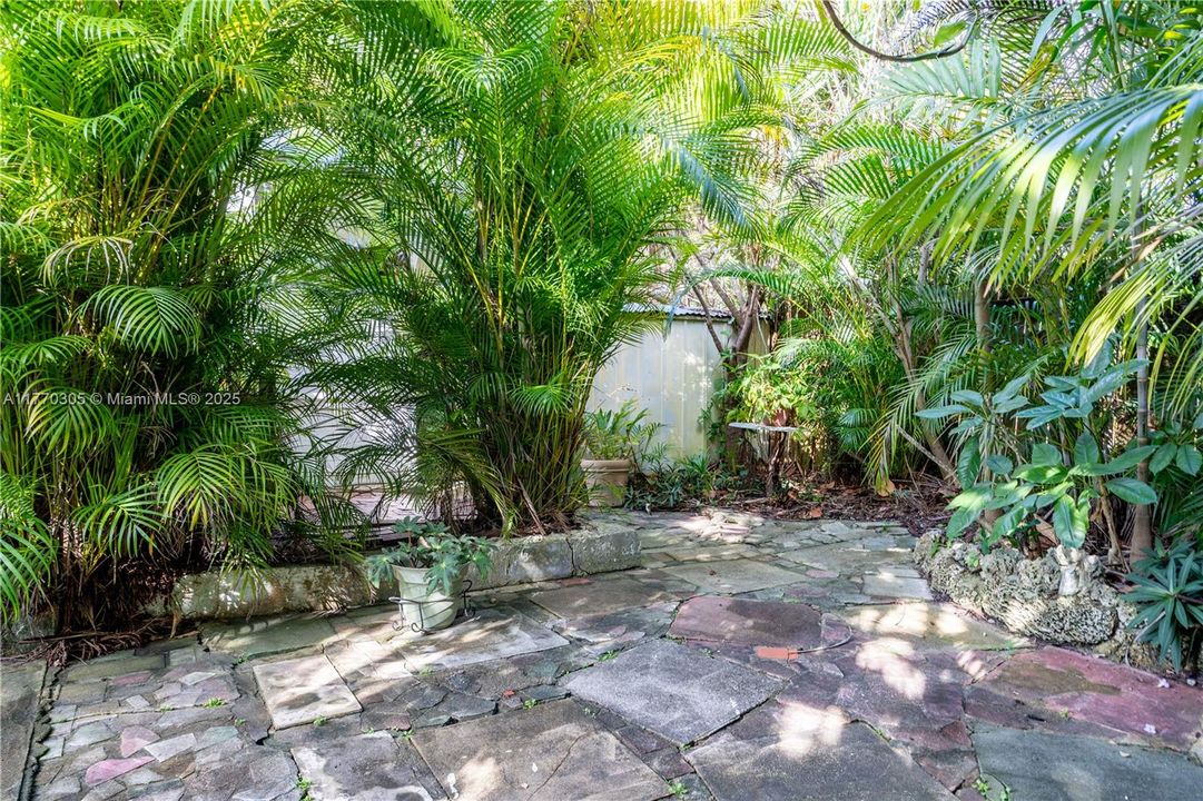 Recently Sold: $510,000 (3 beds, 2 baths, 1551 Square Feet)