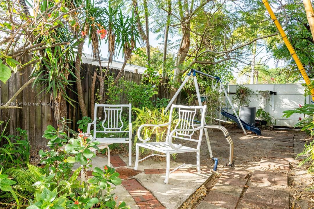 Recently Sold: $510,000 (3 beds, 2 baths, 1551 Square Feet)