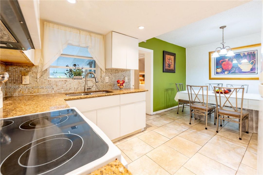 Recently Sold: $510,000 (3 beds, 2 baths, 1551 Square Feet)