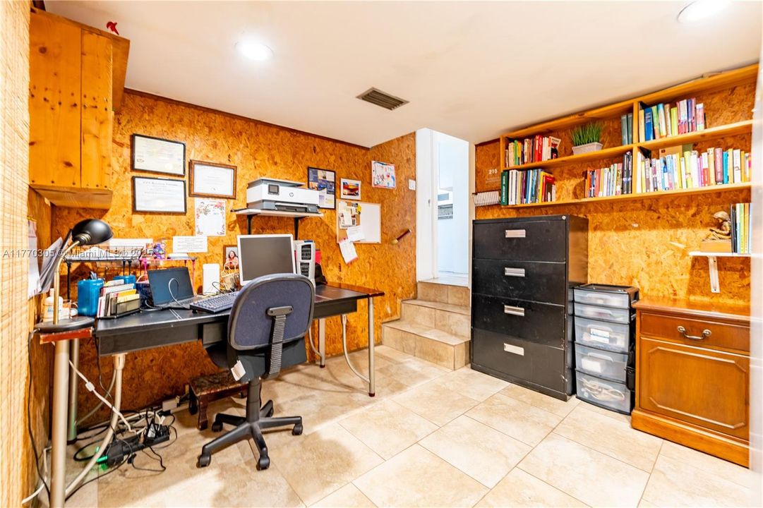 Recently Sold: $510,000 (3 beds, 2 baths, 1551 Square Feet)