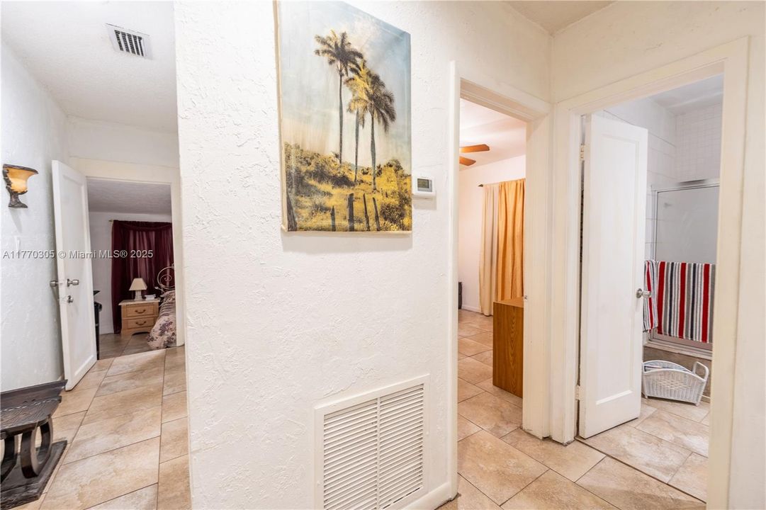 Recently Sold: $510,000 (3 beds, 2 baths, 1551 Square Feet)