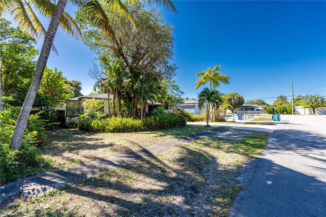 Recently Sold: $510,000 (3 beds, 2 baths, 1551 Square Feet)